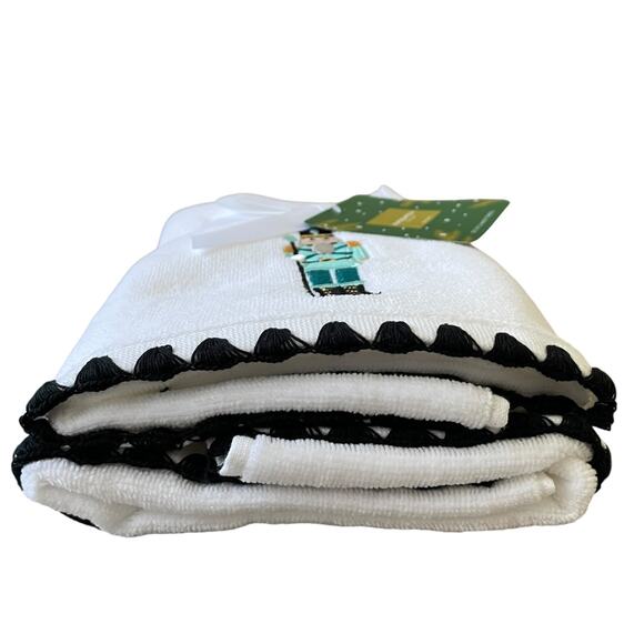 Kassatex Embroidered NUTCRACKER Hand Towels Set of 2 Christmas Fine Linens New - Picture 5 of 16